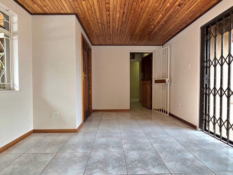 3 bedroom house for sale in Nimrod Park Kempton Park - Photo 10