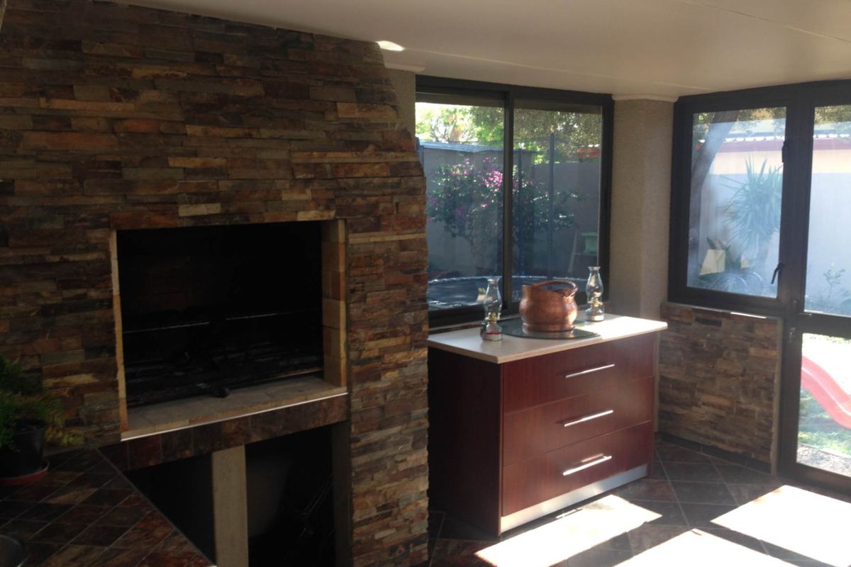 Modern Family Home Okahandja - Photo 4