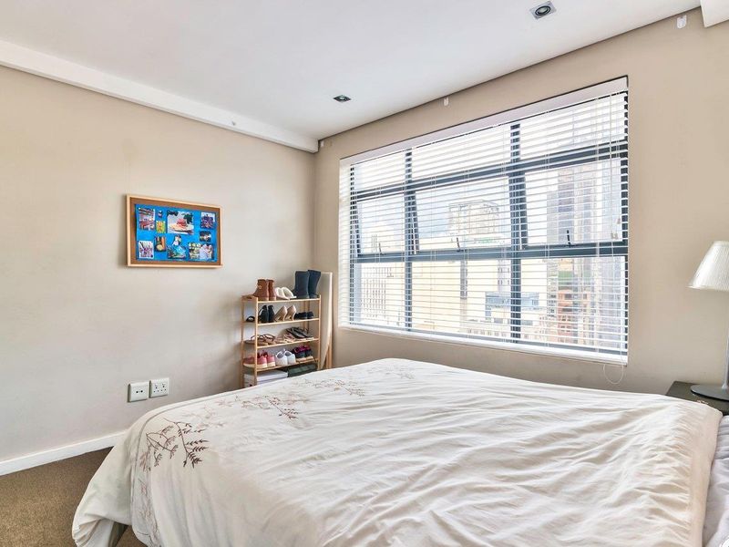 Stylish 1-Bedroom Apartment with Table Mountain Views, Parking & Storeroom — Airbnb Friendly - Photo 10