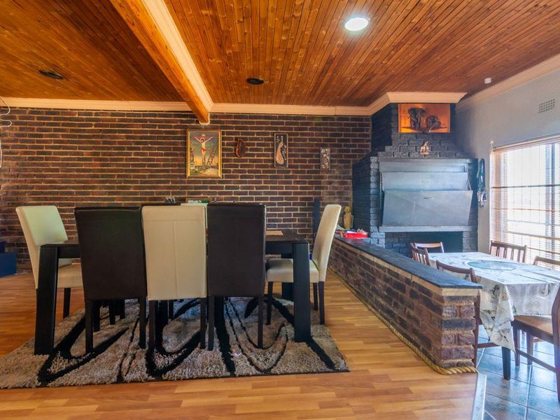 Discover the Charm of Corner Living - Photo 7