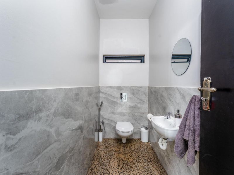 Stunning Commercial Space In Goodwood - Photo 7