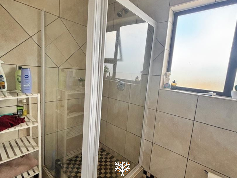 Duplex For Sale in Rocky Crest | N$1.85m - Photo 10