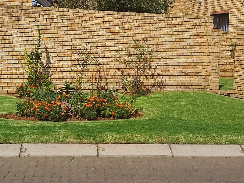 A Bedroom Apartment in Brentwood Manor For Sale - Photo 5