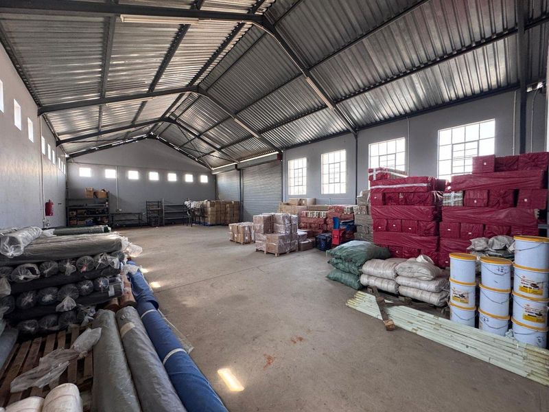 Warehouse To Let In Northern Industrial - Photo 5