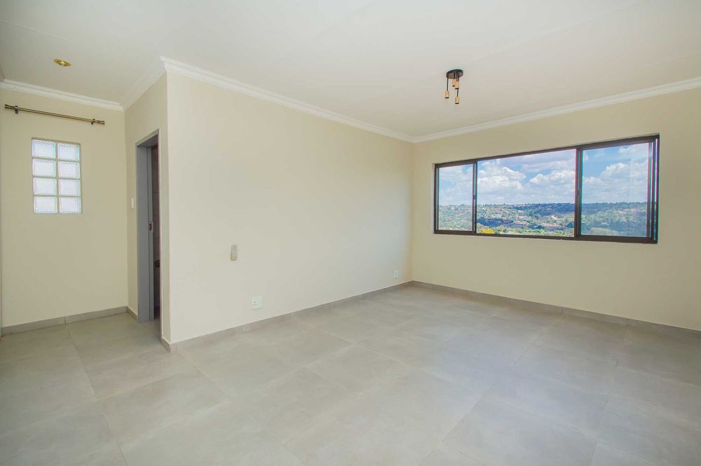 Large main bedroom