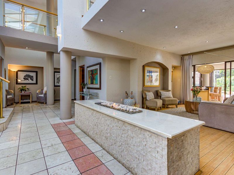 A rare Gem - A masterpiece of Luxury living - Photo 6