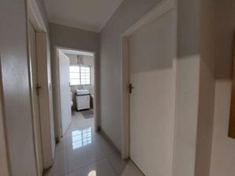 Stunning 2 bedroom apartment in Claremont Upper - Photo 3