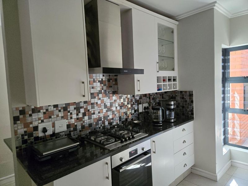 3 bedrooms furnished cluster home available in Kyalami to let - Photo 2