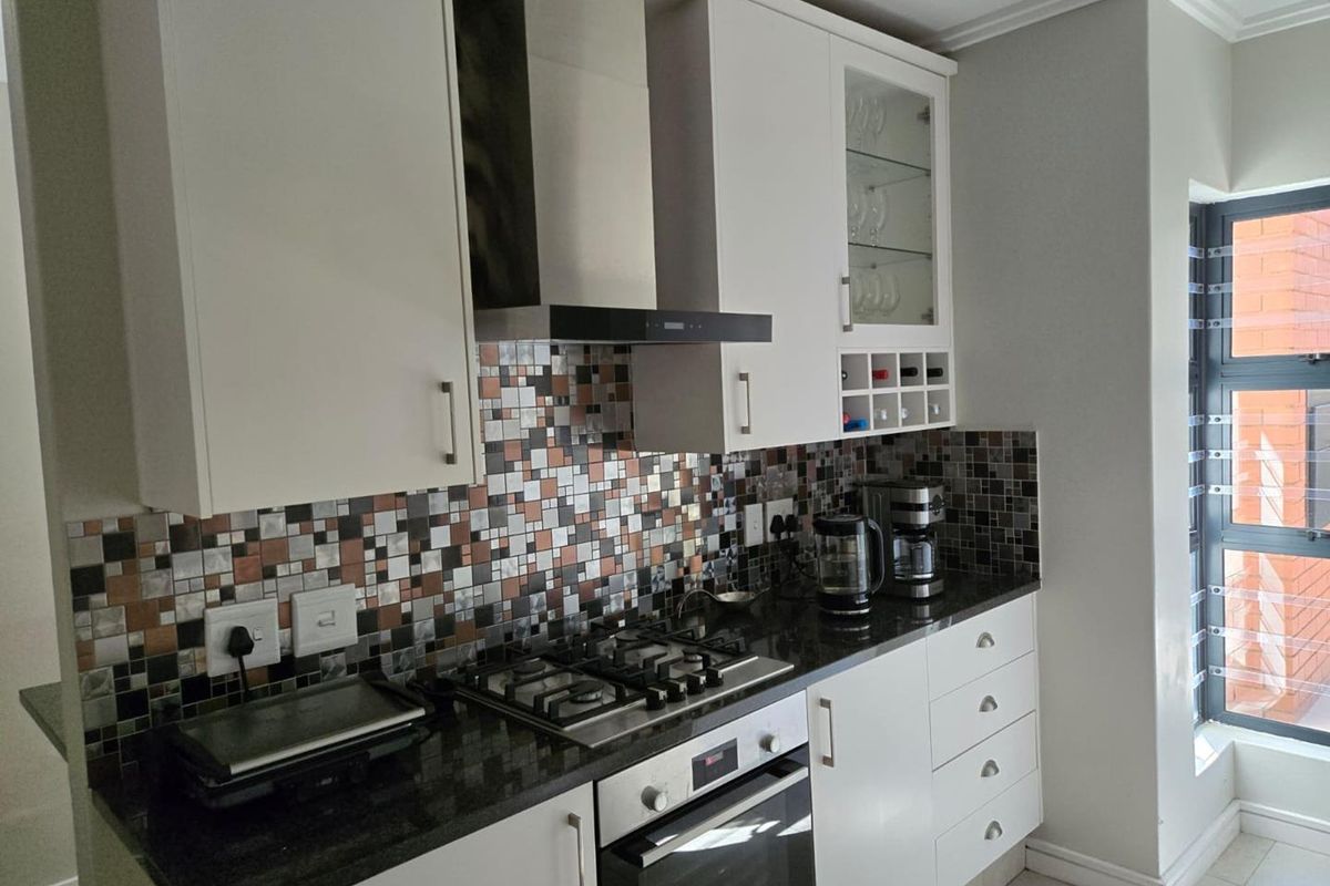 3 bedrooms furnished cluster home available in Kyalami to let - Photo 2