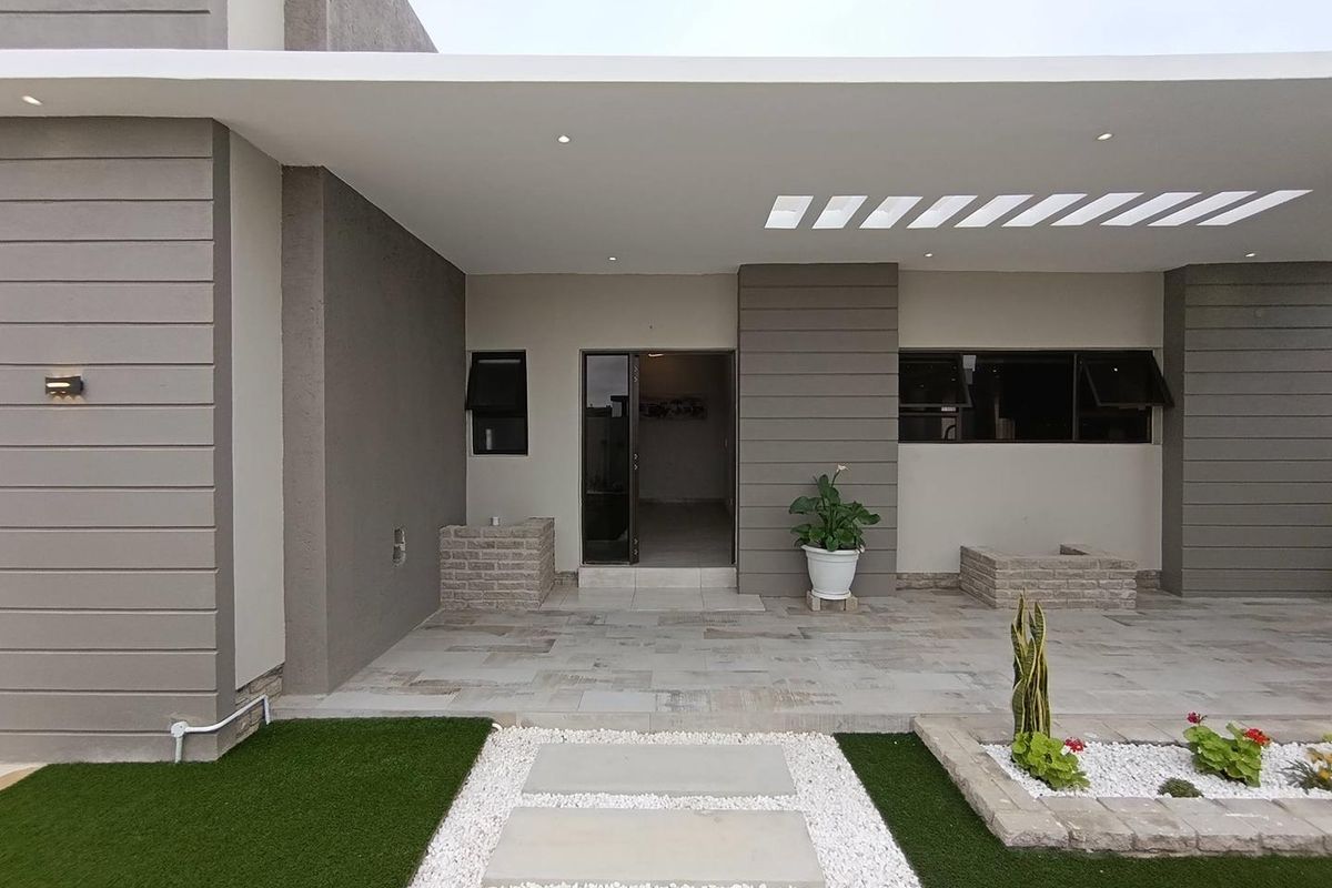 LUXURY HOME TO RENT - SWAKOPMUND - MILE 4 - FULLY FURNISHED - Photo 2