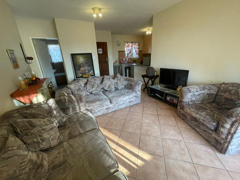 Investor Opportunity – 2 Bedroom Ground Floor Unit in Secure Estate - Photo 7