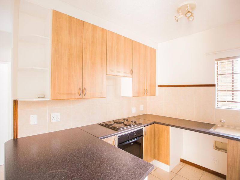 2 Bedroom Townhouse With A Private Garden - Photo 5
