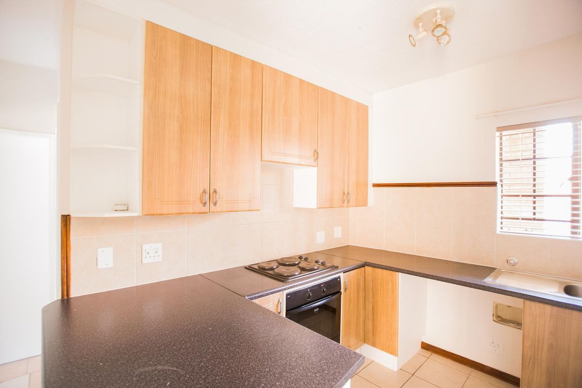 2 Bedroom Townhouse With A Private Garden - Photo 5