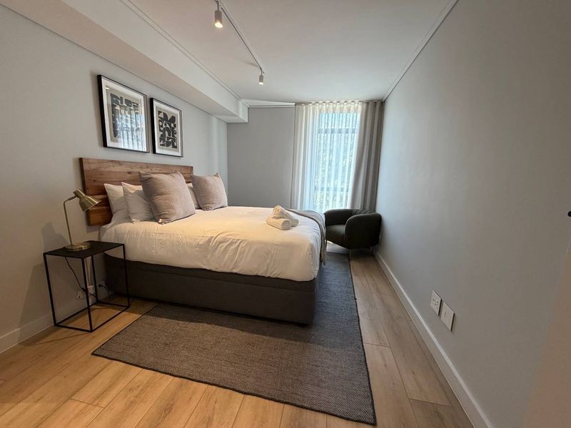 Chic One-Bedroom Apartment in Sea Point - Photo 5