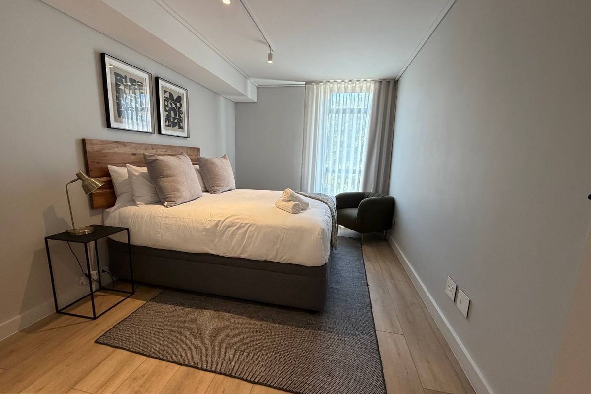 Chic One-Bedroom Apartment in Sea Point - Photo 5
