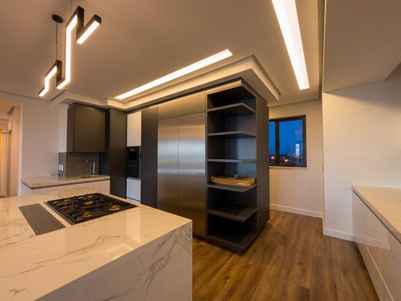 Luxury Apartment Living - Photo 8
