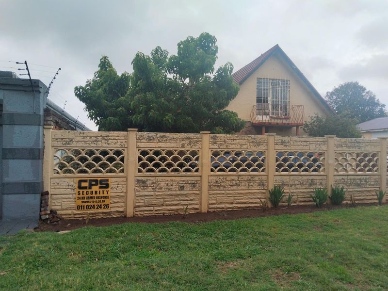 House For Sale in Florentia, Alberton - Photo 4