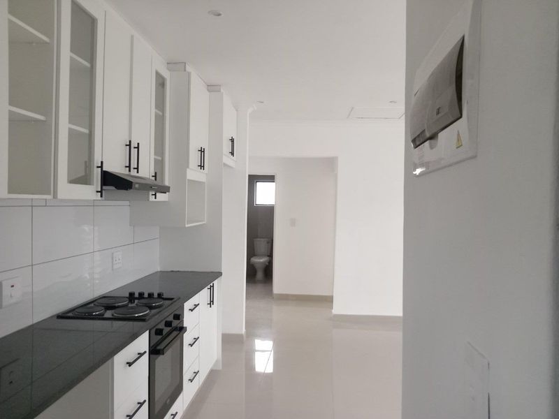 "Limited Opportunity: Luxury Sectional Title in Sarnia!" No Transfer Duty! - Photo 6