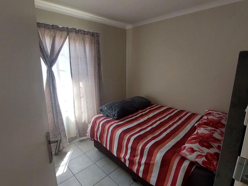 Sky City Living: 3-Bedroom Home with Modern Touches! - Photo 10