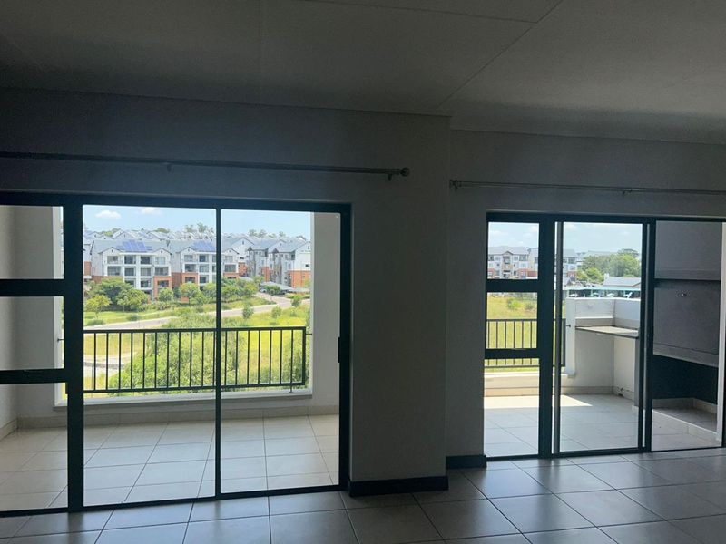 Stunning 2 bedroom, 2 bathroom penthouse unit in The Reid - Photo 6