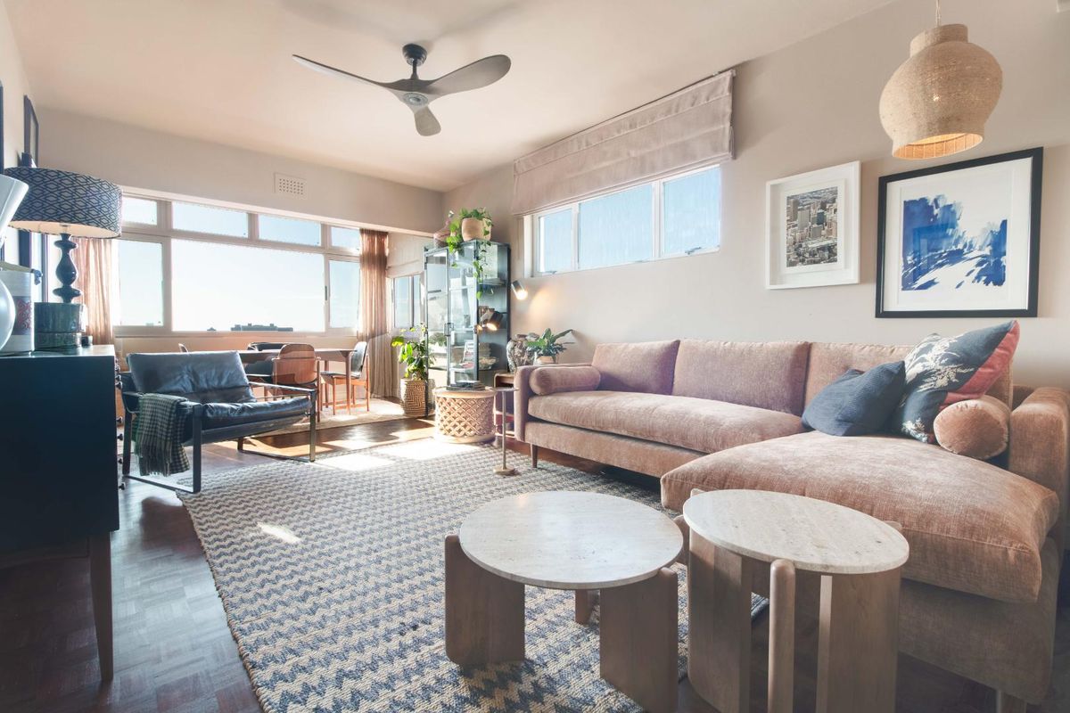 "Designer Renovation with Jaw-Dropping Views" - Photo 4