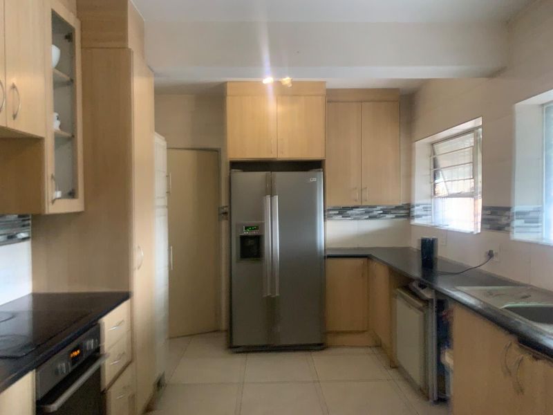 Charming 4-Bedroom Home for Sale in The Hill Ext 6, Johannesburg - Photo 5