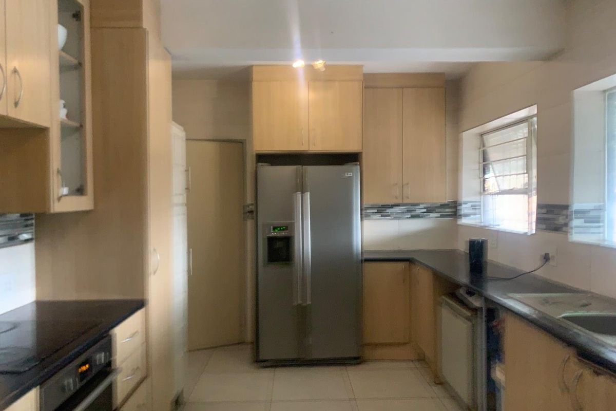 Charming 4-Bedroom Home for Sale in The Hill Ext 6, Johannesburg - Photo 5