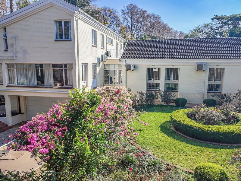 Stately Family Home with Separate Cottage in Greendale, Howick - Photo 2