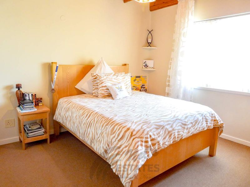 Spacious Duplex Apartment For Sale in Swakpmund Central - Photo 6