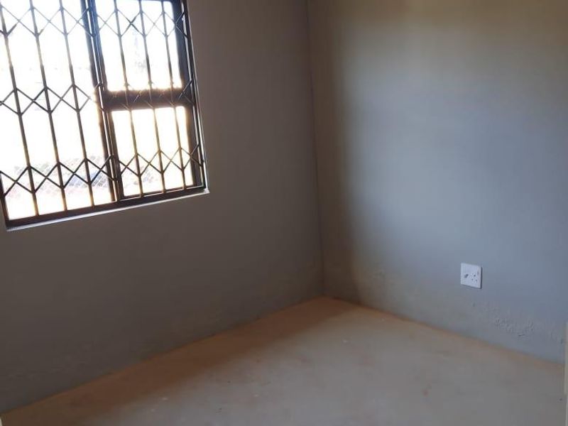 TWO BEDROOM HOUSE FOR SALE IN DAWN PARK EXT 49 - Photo 9