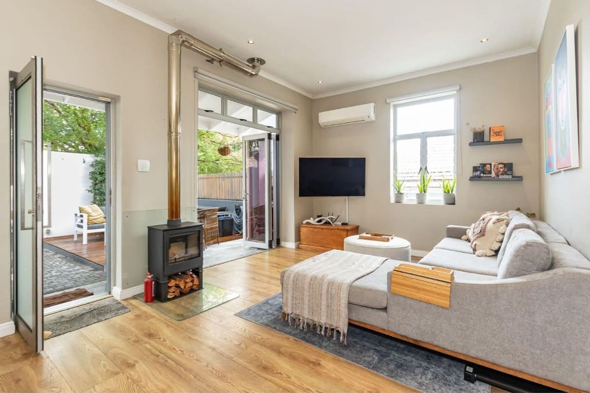 Elegant Victorian Luxury 2 bedroom/2,5 bathroom furnished cottage, Sea Point - Photo 4