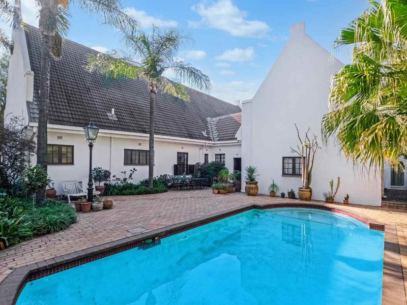 A CAPE DUTCH MASTERPIECE IN THE HEART OF ONE OF LONEHILL’S TOP BOOMED AREAS - Photo 3