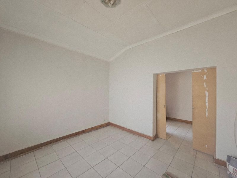 Charming Family Home with Income Potential in a Peaceful Suburb - Photo 4