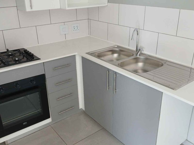 2 Bedroom Apartment in Ferndale - Photo 4