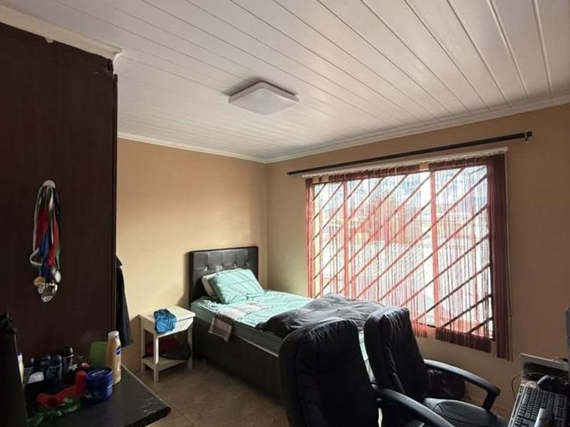 Double-Storey Family Home | Cimbebasia N$ 2,700,000 excluding costs - Photo 6