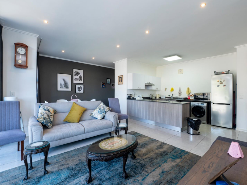 2 Bedroom Apartment for Sale in Edenburg - Photo 4