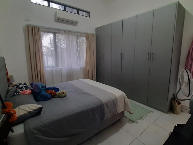 Beautiful Home For Sale in Palm Lakes Estate - Photo 6