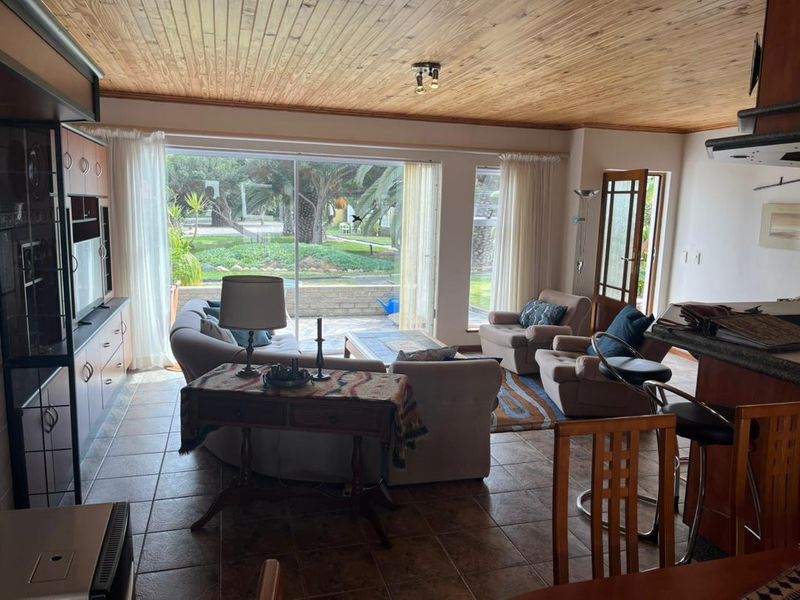 Sole Mandate-Beautiful Town House in Security Complex close to town - Photo 4