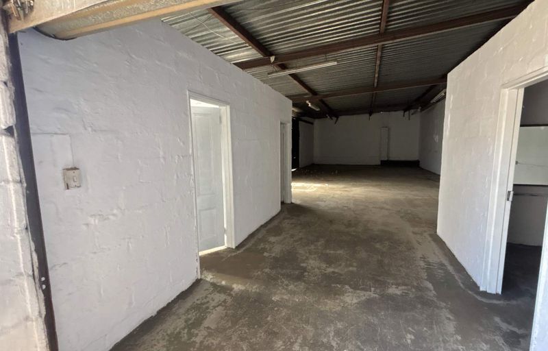 Compact & Accessible Industrial Space in Howick!