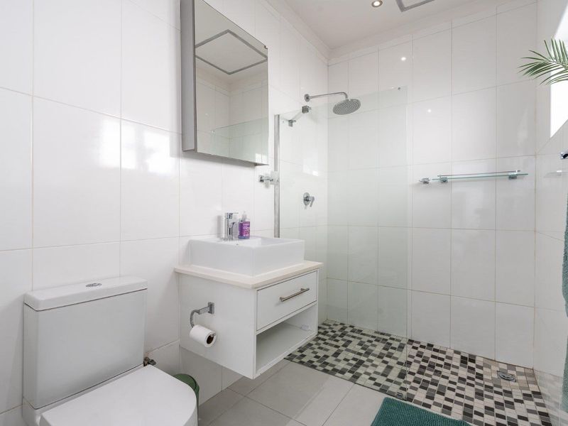 Studio With Garage and Fully Furnished - Photo 9