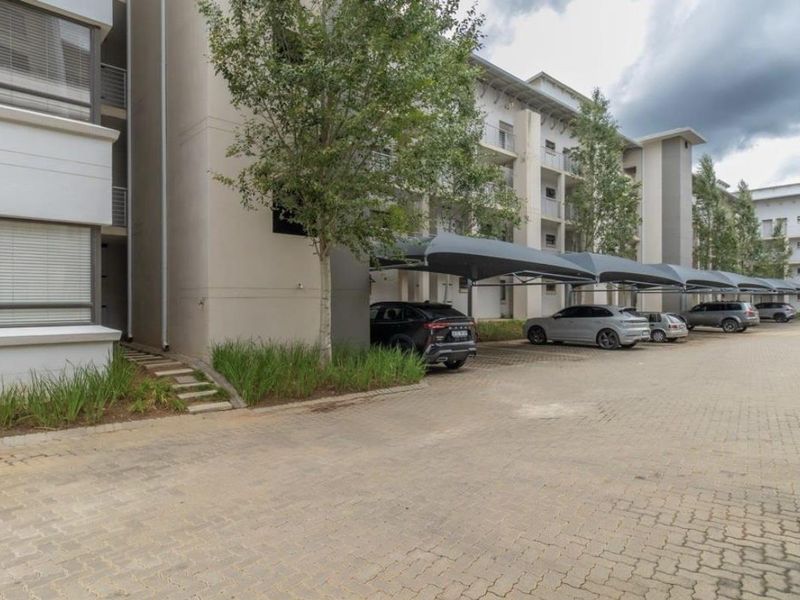 A beautiful 2 Bed 2 bath in broadacres SoHo junction - Photo 3