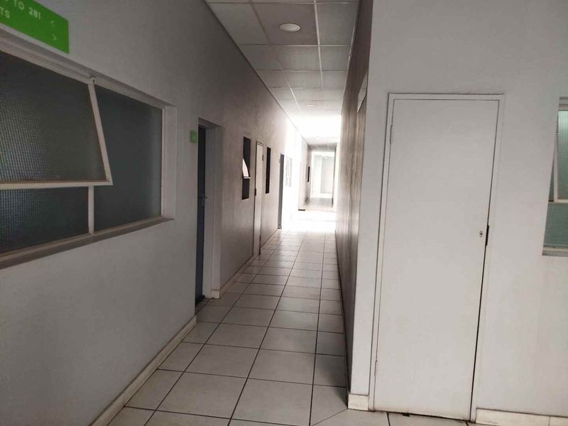 1 Bedroom Apartment For sale in NorthPark Mall Pretoria North. - Photo 9