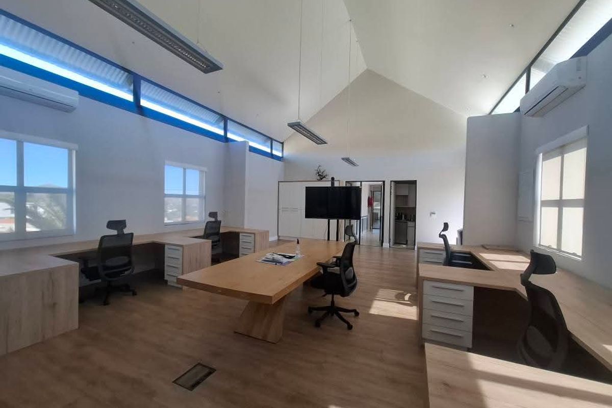 🏢 FOR RENT | WINDHOEK WEST CBD – N$ 70,000/MONTH- - Photo 3