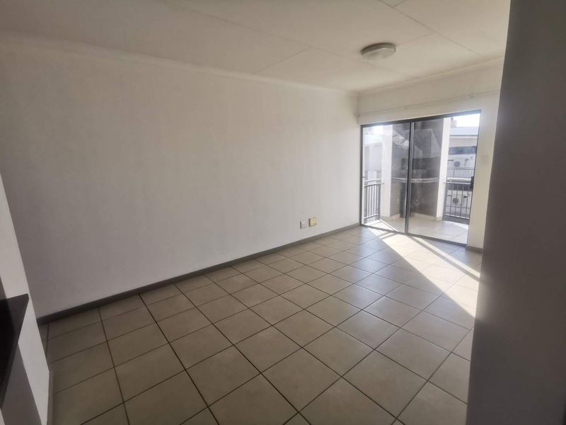 Stunning 2 bed, 2 bath apartment in Elardus Park - Photo 10