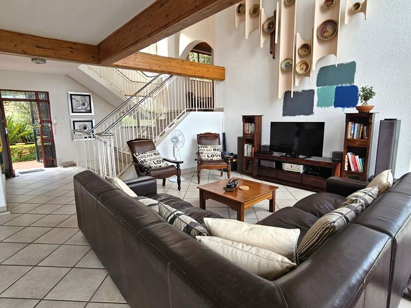 Executive 3 Bedroom Multi Level House in Kosmos - Photo 4