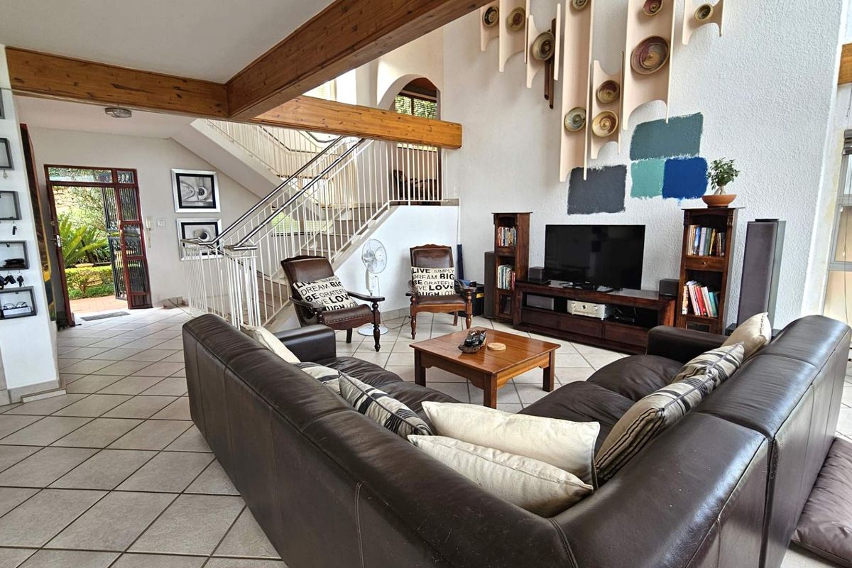 Executive 3 Bedroom Multi Level House in Kosmos - Photo 4