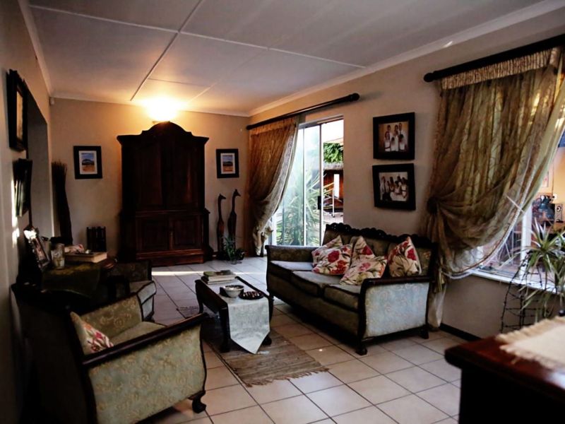 Excellent location -  A HOME for your family - Photo 3