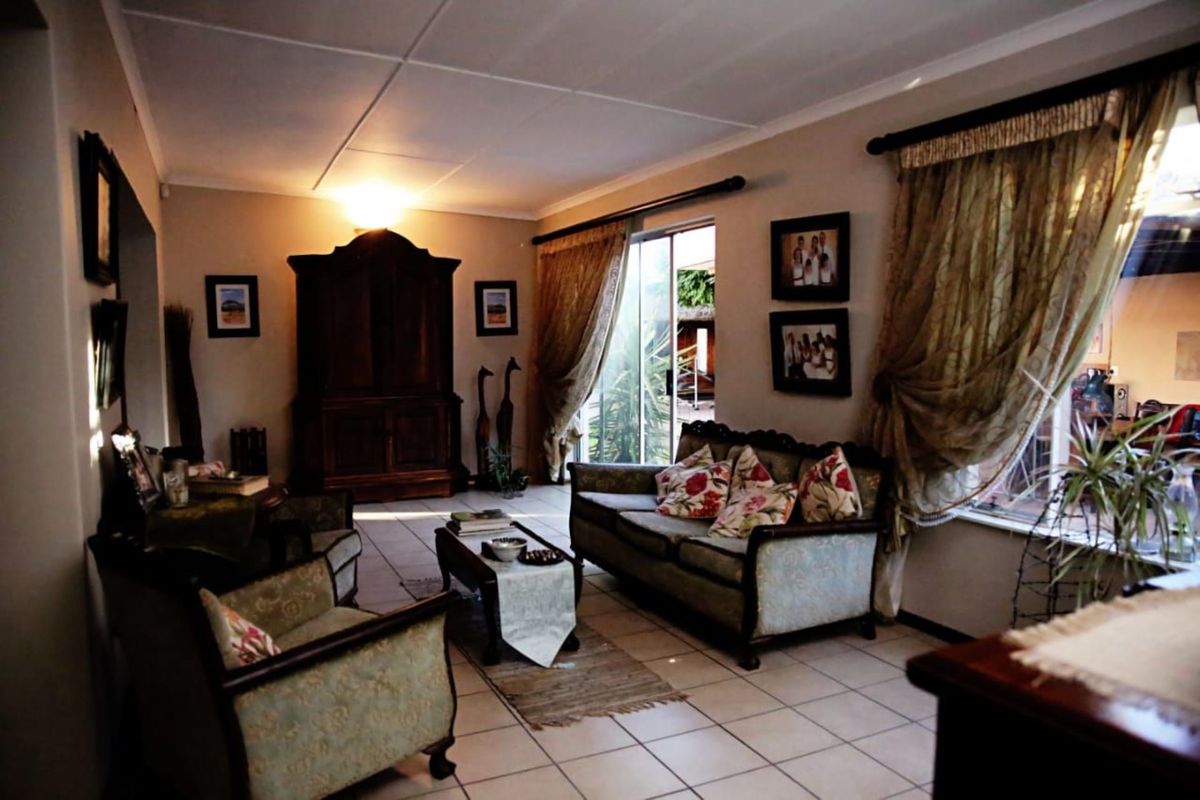 Excellent location -  A HOME for your family - Photo 3