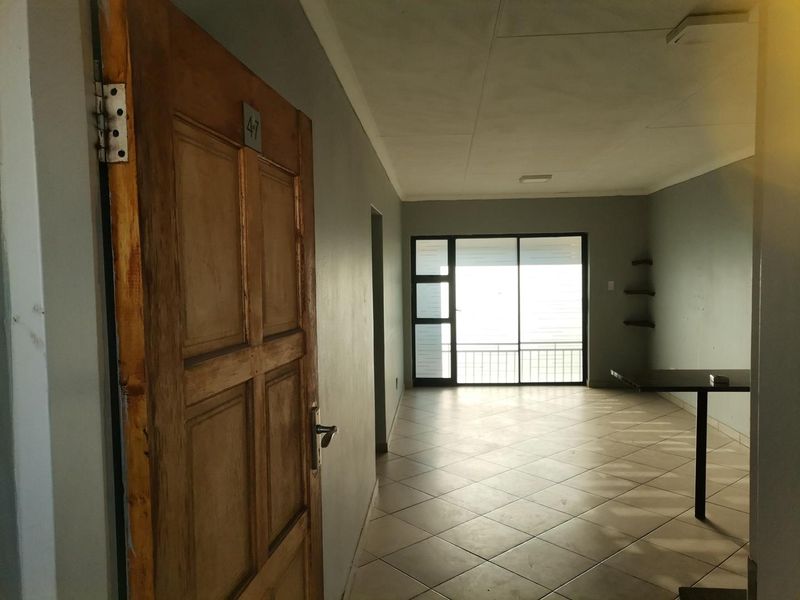 Stunning 2 Bedroom apartment in sought after estate - Photo 1