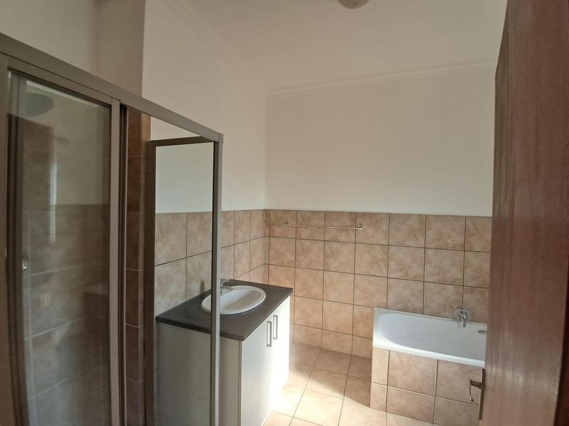 1 Bedroom Apartment for sale - Photo 4